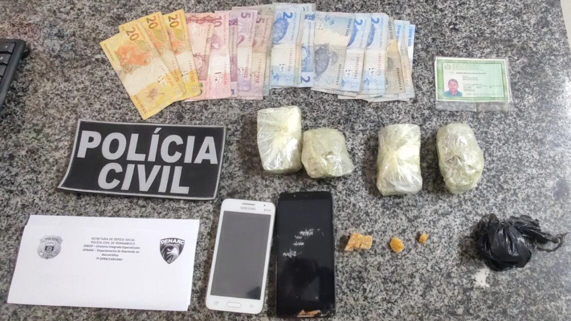 Polícia Civil combate homicídios, tráfico de drogas e posse de armas de fogo em Caruaru durante operação Polícia Civil combate homicídios, tráfico de drogas e posse de armas de fogo em Caruaru durante operação