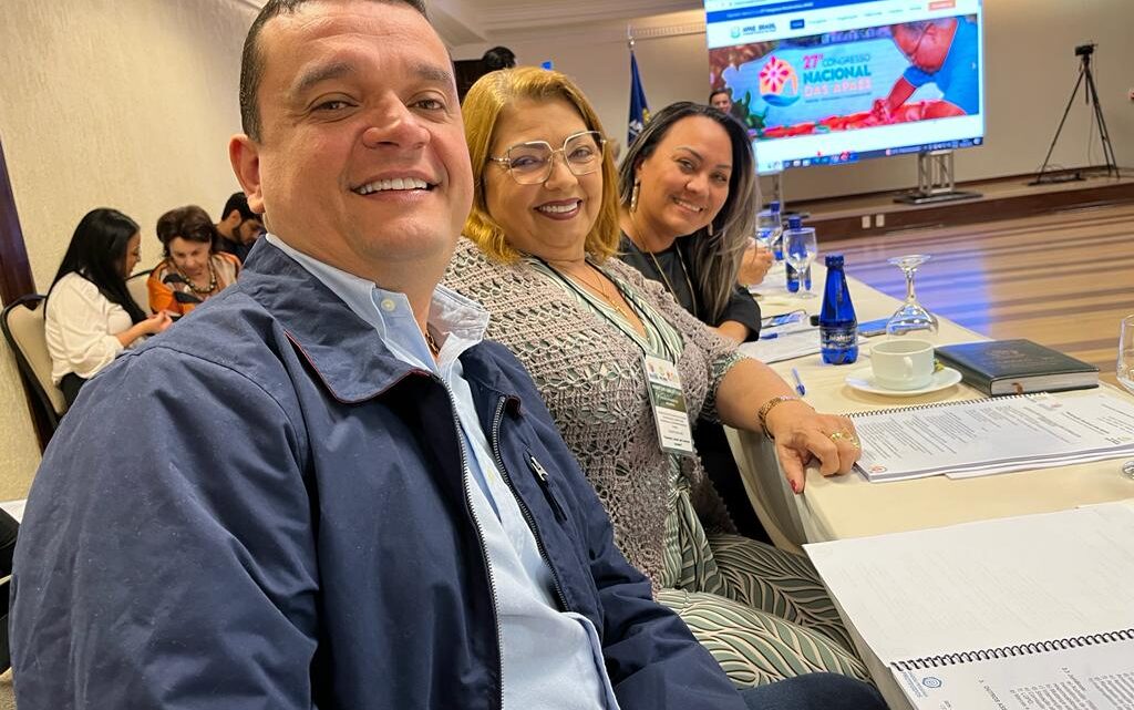 Presidente das Apaes de Pernambuco participa de encontro em Brasília