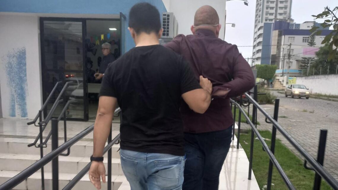 Pai é preso em Caruaru suspeito de estuprar filha autista de 12 anos