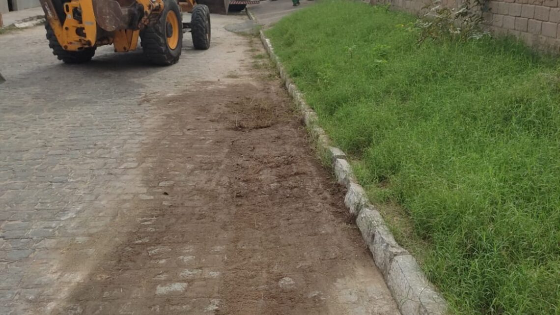 Retirada metralhas e lixos de ruas do bairro Petrópolis após solicitação do vereador Carlinhos da Ceaca Retirada metralhas e lixos de ruas do bairro Petrópolis após solicitação do vereador Carlinhos da Ceaca