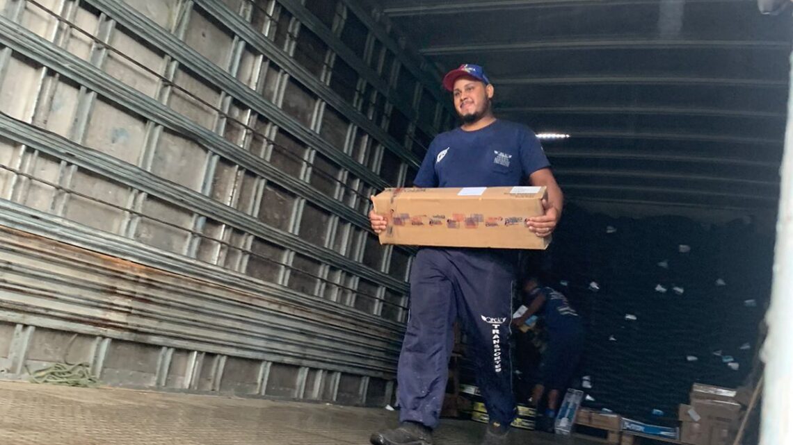 PM recupera caminhão e toda a carga roubada