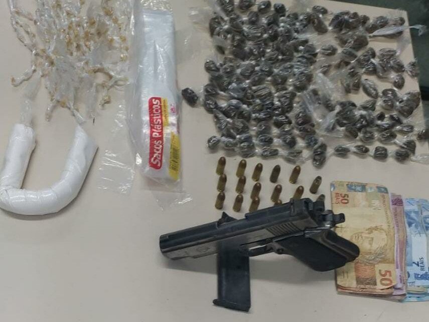 Gêmeos são presos em flagrante com arma e drogas