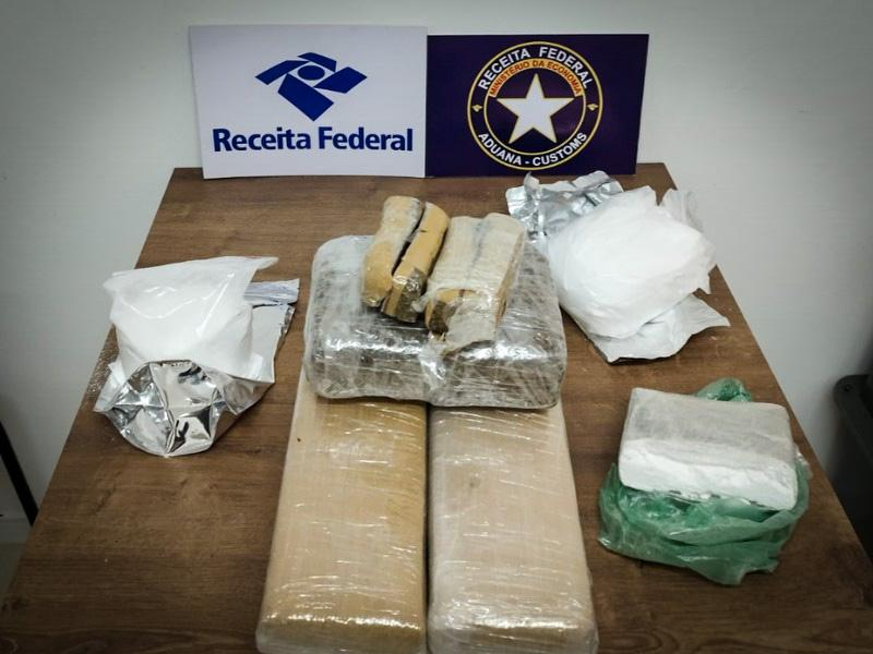 Receita Federal apreende 6kg de Skunk e 2kg de Cocaína em encomendas postais nos Correios Receita Federal apreende 6kg de Skunk e 2kg de Cocaína em encomendas postais nos Correios