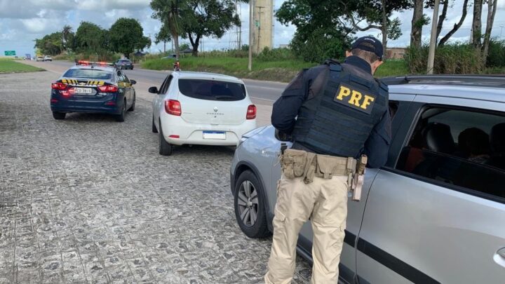 PRF reforça fiscalização no São João em Pernambuco