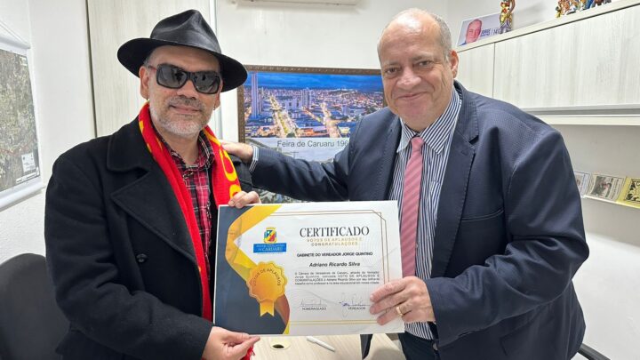 Valorizando o papel essencial dos professores na educação, vereador Jorge Quintino concede voto de aplausos a professor da rede municipal