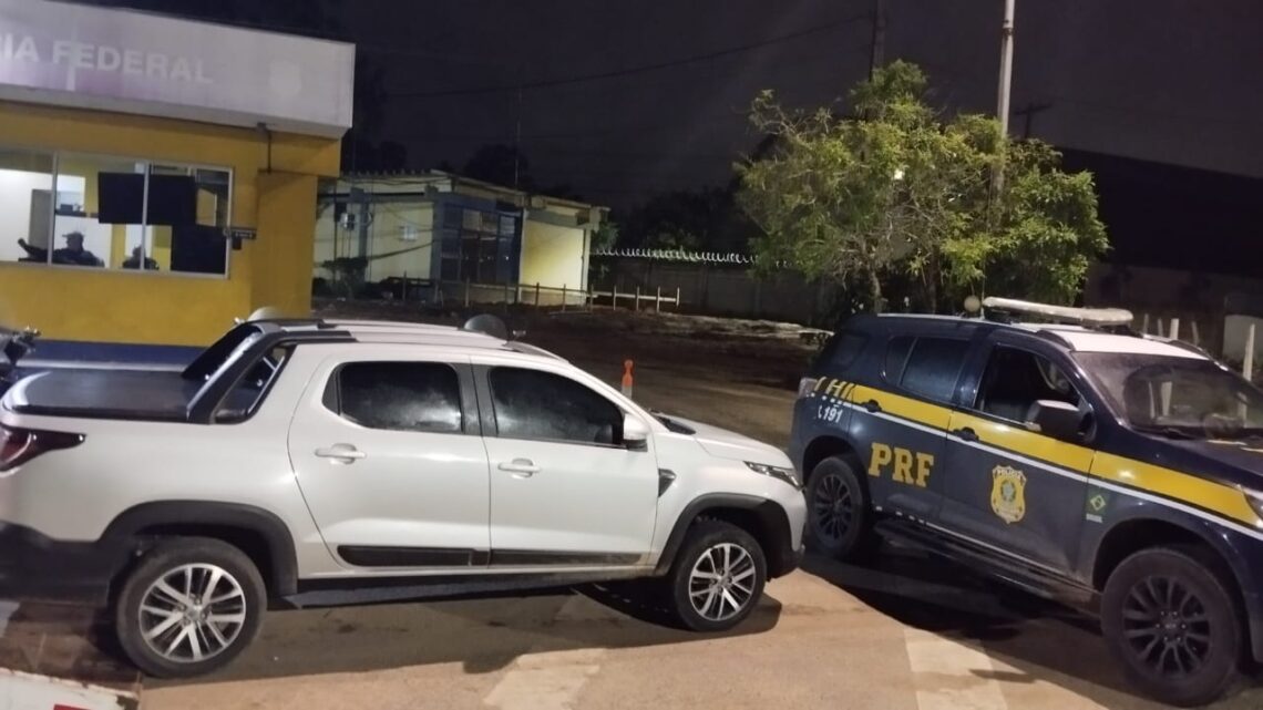 PRF intercepta veículo suspeito de participar de roubo horas antes da abordagem