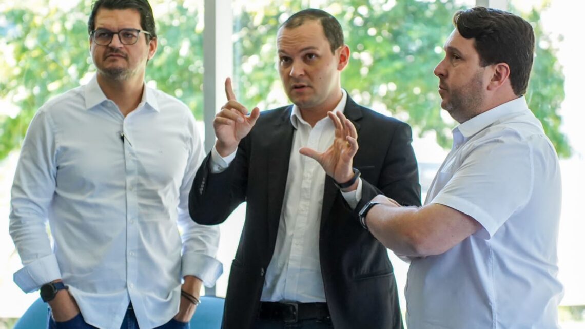 4ª CIRETRAN Caruaru é vistoriada por diretores do DETRAN-PE 4ª CIRETRAN Caruaru é vistoriada por diretores do DETRAN-PE