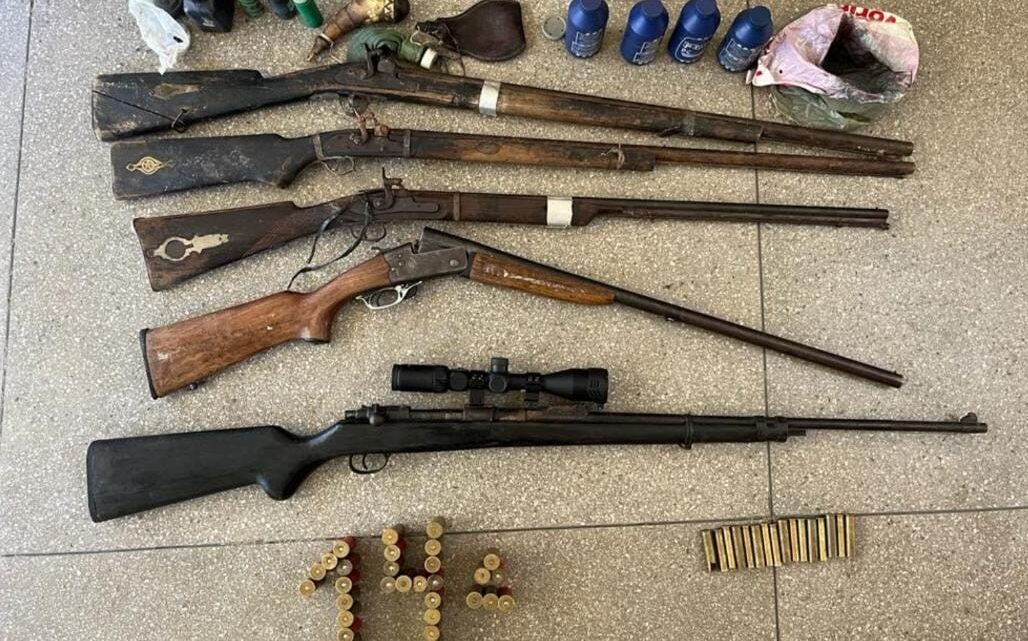 PM apreende várias armas de fogo PM apreende várias armas de fogo