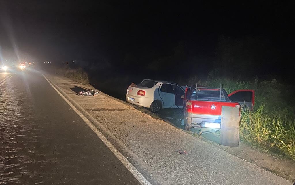 Motorista morre e três pessoas ficam feridas, após colisão frontal na BR 232 Motorista morre e três pessoas ficam feridas, após colisão frontal na BR 232