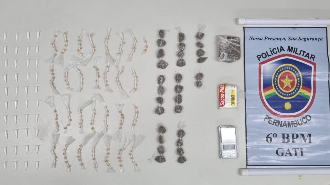 PM debela ponto de venda de pedras de crack maconha e pinos de cocaína