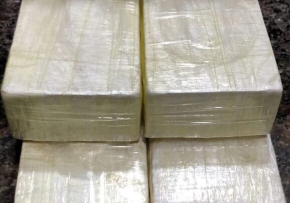 PM apreende mais de 4kg de cocaína