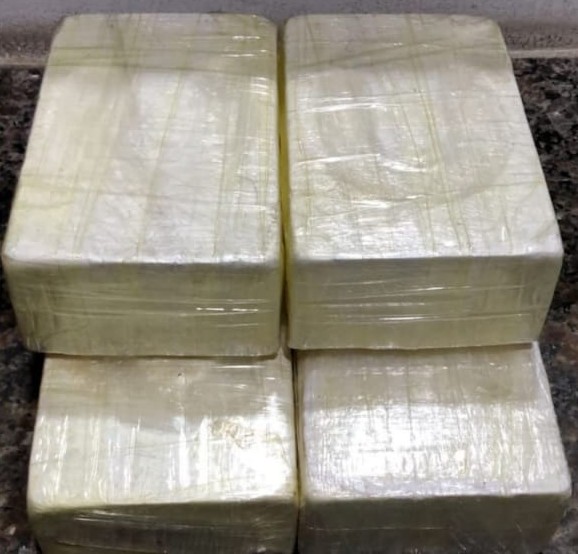 PM apreende mais de 4kg de cocaína
