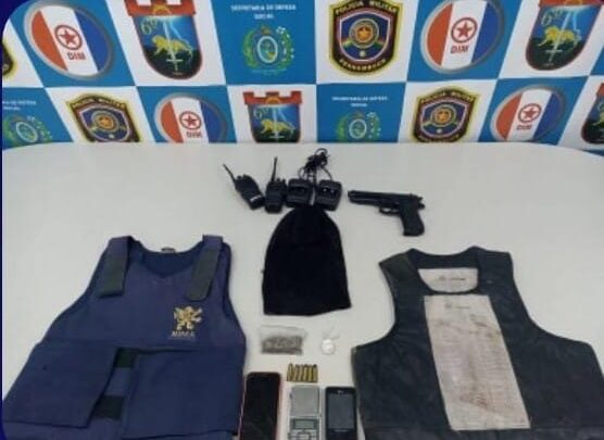 PM debela ponto de drogas em um barraco abandonado