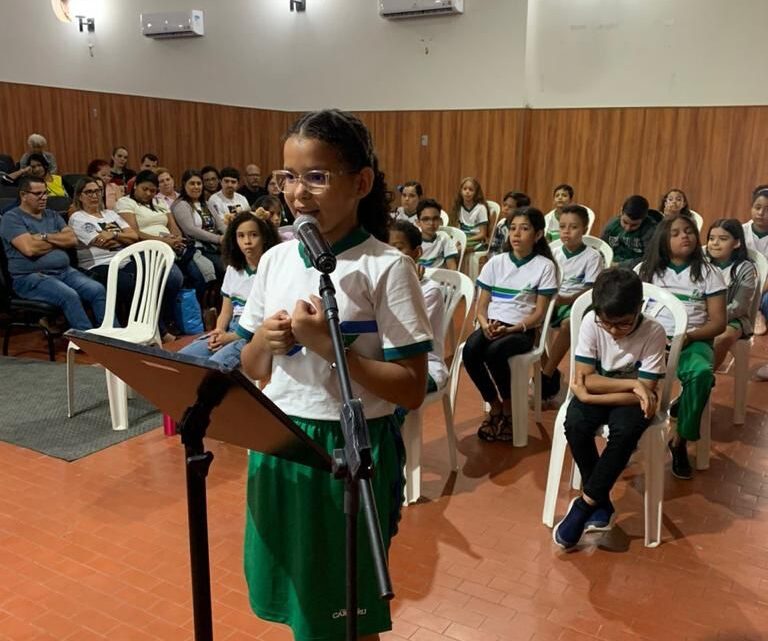 Estudante da Rede Municipal de Ensino de Caruaru está na semifinal do Concurso Ler Bem