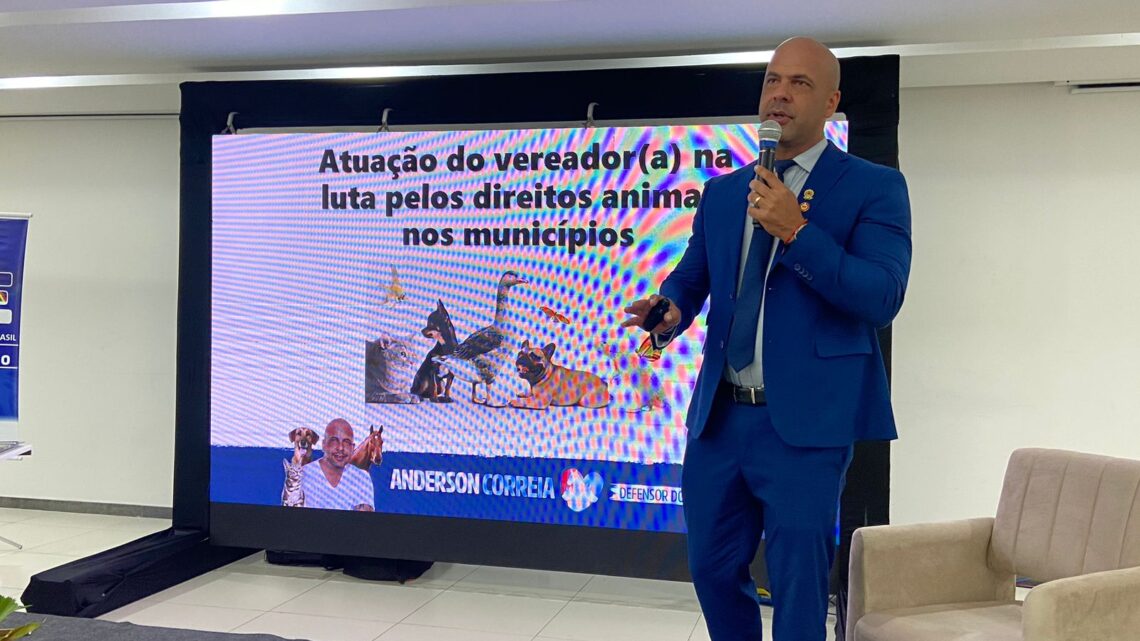 Anderson Correia palestra sobre direitos dos animais em encontro de gestores legislativos da UVB Anderson Correia palestra sobre direitos dos animais em encontro de gestores legislativos da UVB