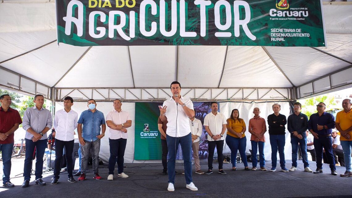 Dia do Agricultor é comemorado em Caruaru com entrega de novos equipamentos Dia do Agricultor é comemorado em Caruaru com entrega de novos equipamentos