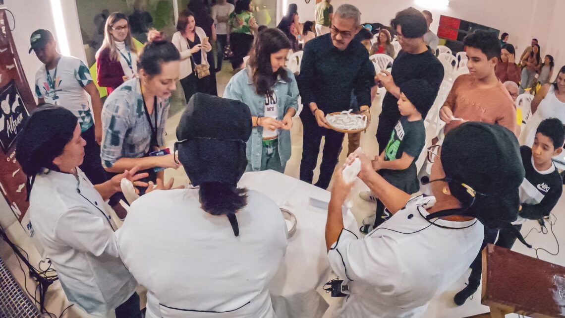 Coletivo Mulheres do Alfenim ministra oficina de produção do doce no Festival de Inverno de Garanhuns