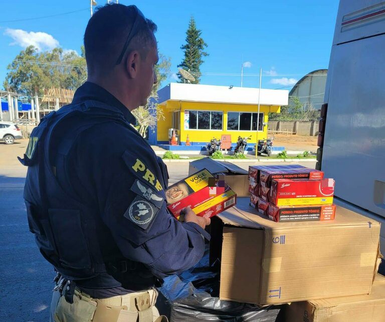 PRF apreende 390 mil maços de cigarros em Pernambuco