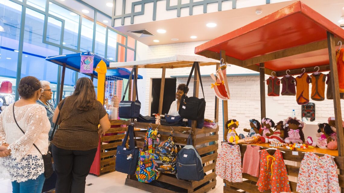 Mulheres Empreendedoras comercializam produtos no shopping até o dia 03 de setembro Mulheres Empreendedoras comercializam produtos no shopping até o dia 03 de setembro