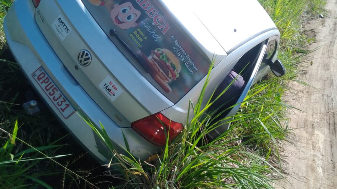 Homem é encontrado morto dentro de táxi de Caruaru Homem é encontrado morto dentro de táxi de Caruaru