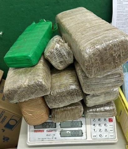 PM apreende mais de 8kg de maconha PM apreende mais de 8kg de maconha