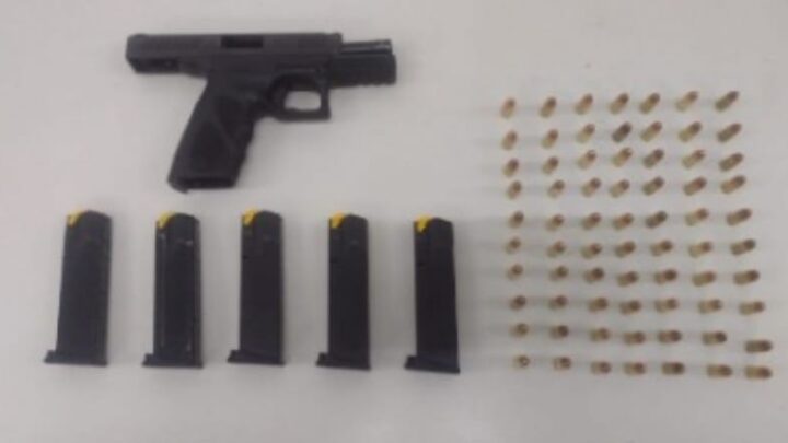 Dupla é presa com pistola e 70 munições no Agreste-PE