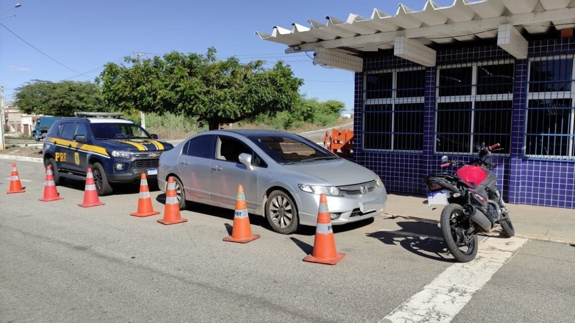 Carro e moto adulterados são apreendidos na BR 232