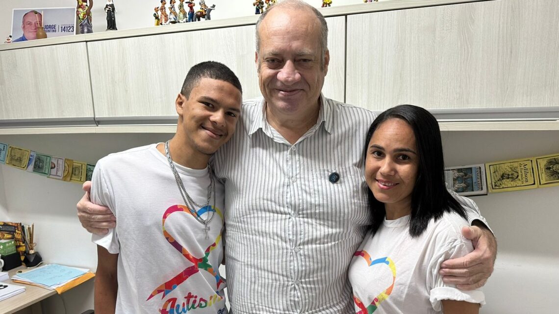 Vereador Jorge Quintino avança com o Programa “Servidor Amigo do TEA” para Melhor Atendimento às Pessoas com Transtorno do Espectro Autista Vereador Jorge Quintino avança com o Programa “Servidor Amigo do TEA” para Melhor Atendimento às Pessoas com Transtorno do Espectro Autista