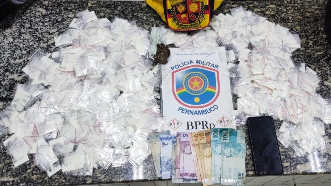 Homem é preso com ziplocks de cocaína e maconha