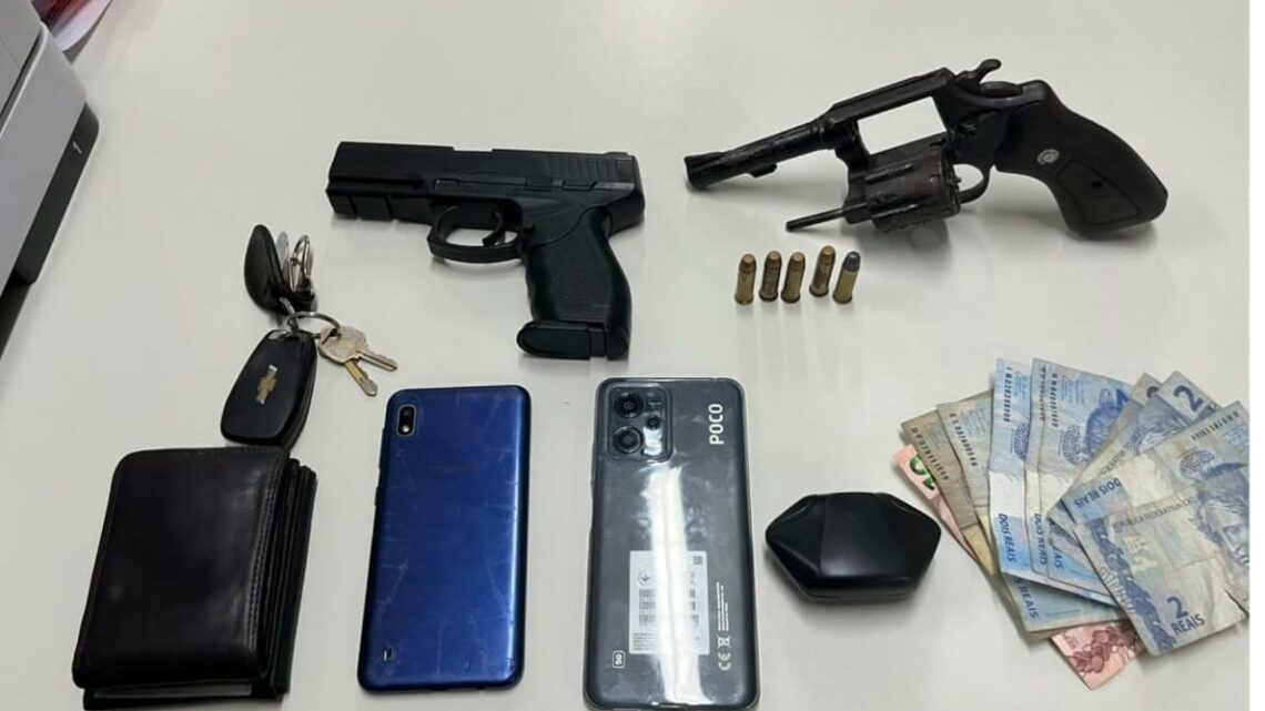 PM prende três homens em flagrante e recupera carro que foi tomado em assalto PM prende três homens em flagrante e recupera carro que foi tomado em assalto