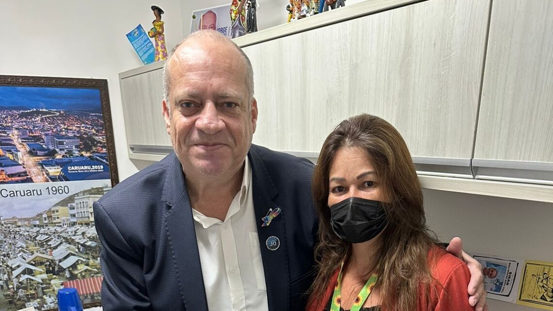 Vereador Jorge Quintino solicita escuta popular para discutir sobre efetivação do cordão de girassol Vereador Jorge Quintino solicita escuta popular para discutir sobre efetivação do cordão de girassol