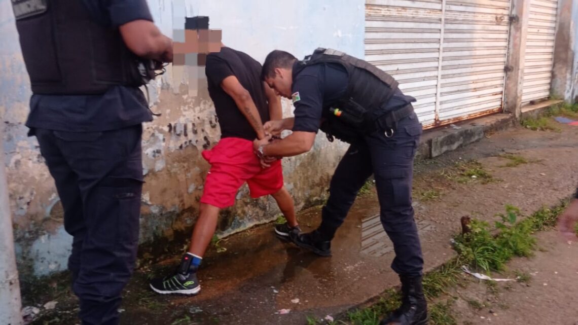Guarda Municipal de Caruaru conduz suspeito de roubo à delegacia Guarda Municipal de Caruaru conduz suspeito de roubo à delegacia