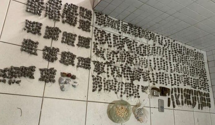 PM apreende pedras de crack, big bigs de maconha e haxixe