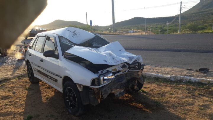 Motociclista morre após colisão frontal com carro na BR 232