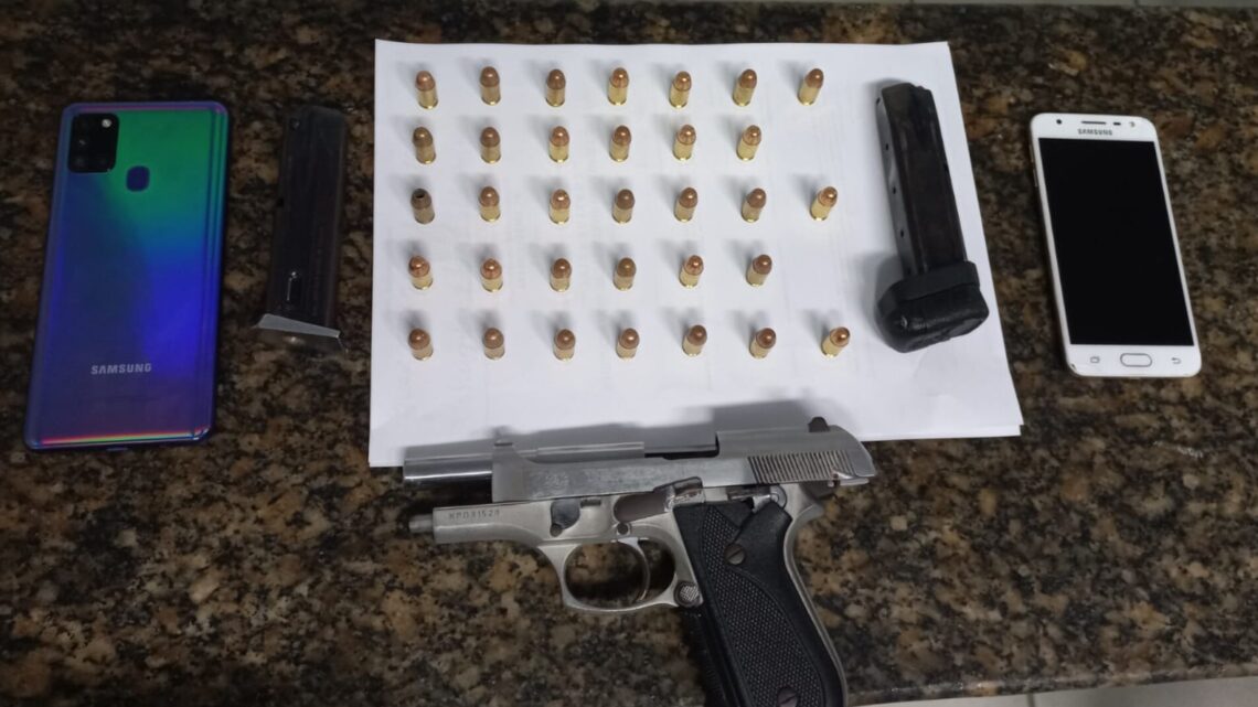 PM prende acusado de dois homicídios e apreende pistola calibre .40