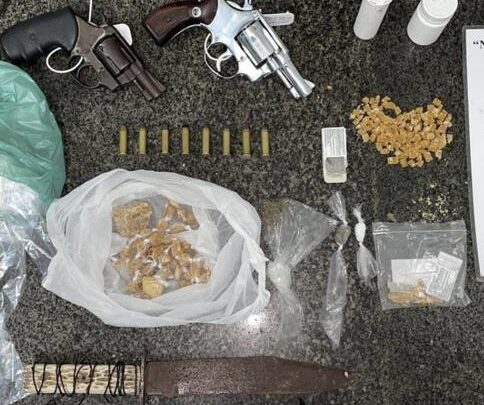 PM prende dois suspeitos e apreende duas armas de fogo