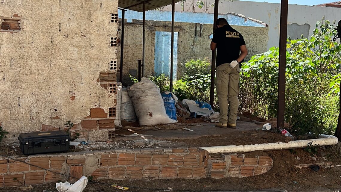 Andarilho é assassinado a pedradas em Caruaru Andarilho é assassinado a pedradas em Caruaru