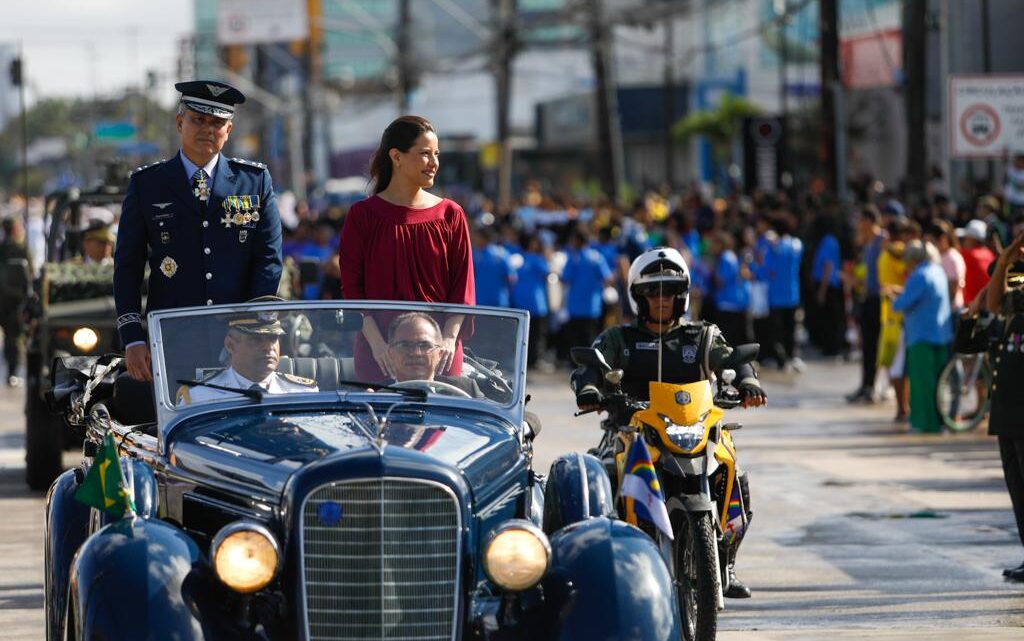 Raquel Lyra participa do desfile cívico-militar em homenagem à Independência do Brasil Raquel Lyra participa do desfile cívico-militar em homenagem à Independência do Brasil