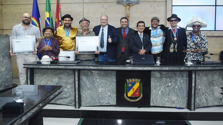 Noite histórica na Casa Legislativa agracia sete grandes nomes da cultura caruaruense