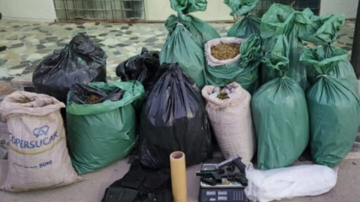Três homens são presos em Caruaru com armade fogo e 150kg de maconha