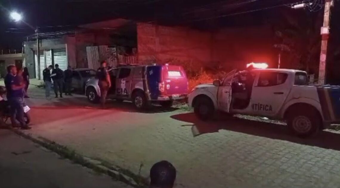 Homem é assassinado enquanto bebia, em Caruaru Homem é assassinado enquanto bebia, em Caruaru