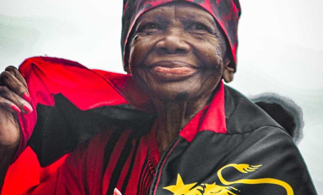 Morre dona Maria José, aos 98 anos, torcedora símbolo do Sport