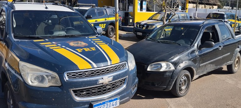 Homem troca casa por carro roubado e é detido pela PRF Homem troca casa por carro roubado e é detido pela PRF