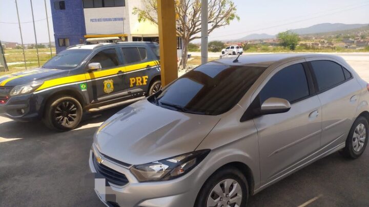 PRF recupera três carros roubados no Agreste de Pernambuco