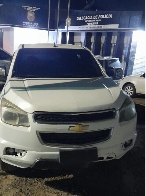 Veículo roubado é encontrado abandonado no Agreste-PE Veículo roubado é encontrado abandonado no Agreste-PE