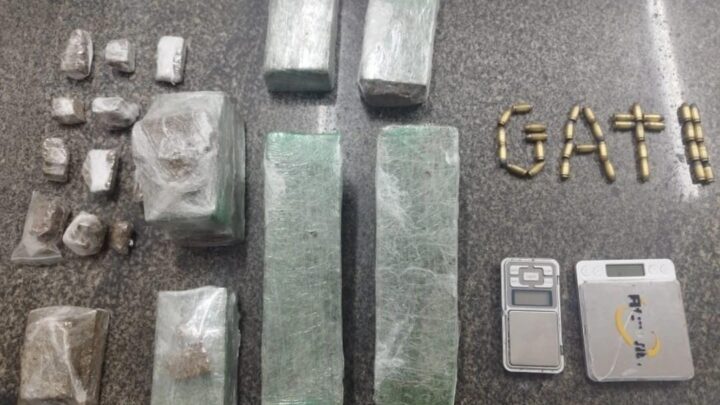 PM apreende drogas dentro de geladeira e prende suspeitos