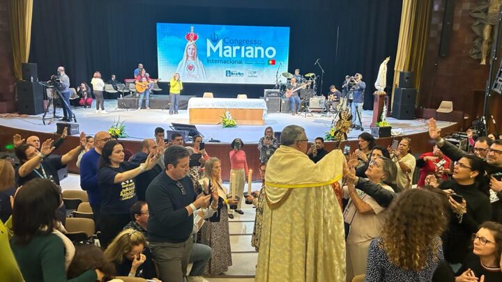 Defesa da paz e momentos de adoração marcam o Congresso Mariano, em Fátima