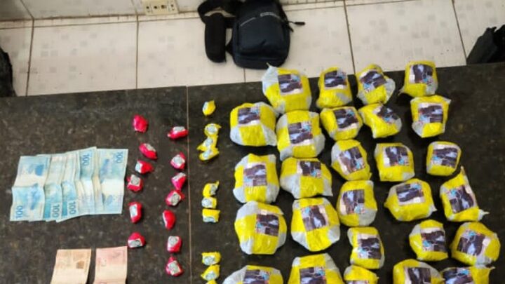 Mulher é presa por tráfico de drogas em Caruaru
