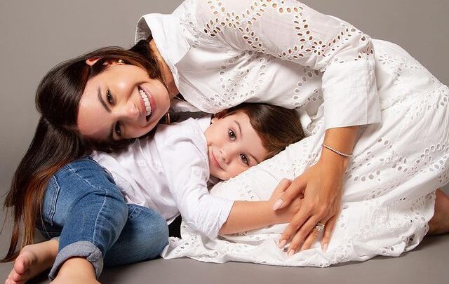 Celulite ocular: conheça a doença que atingiu o filho da atriz Sthefany Brito