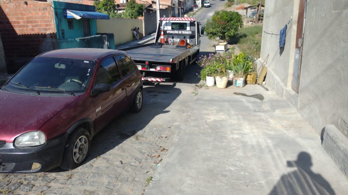 Carro roubado é recuperado pela Guarda Municipal de Caruaru Carro roubado é recuperado pela Guarda Municipal de Caruaru